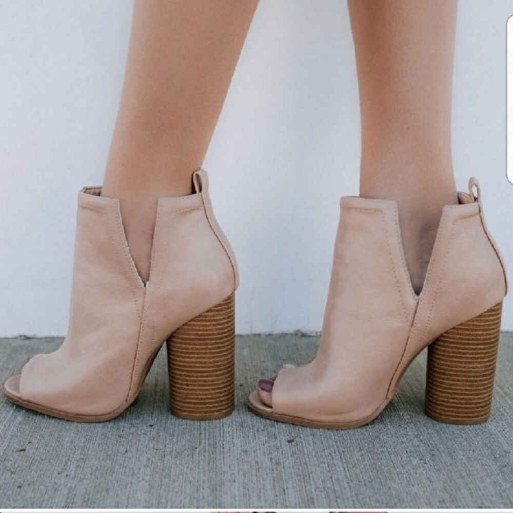 Nude heeled booties!